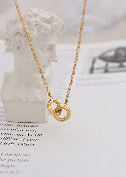 European and American cross-border new high-end light luxury personality design round titanium steel gold-plated interlocking pendant necklace women