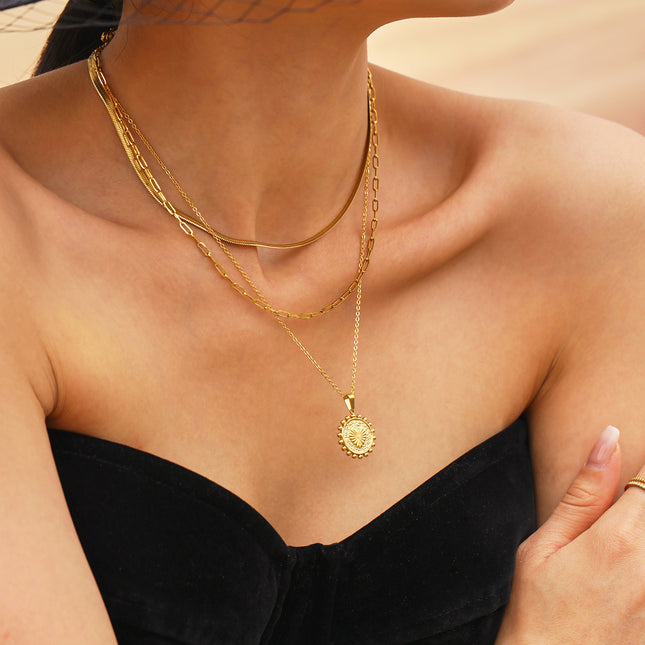 Mystery European and American style embossed peach heart sun lace double-layer necklace personality clavicle chain stainless steel color-retaining jewelry tide