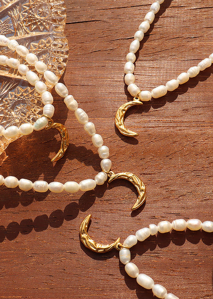 French Fashionable Natural Freshwater Pearl Clavicle Chain Titanium Steel Gold Plated Moon Pendant Necklace Personality Versatile Accessories