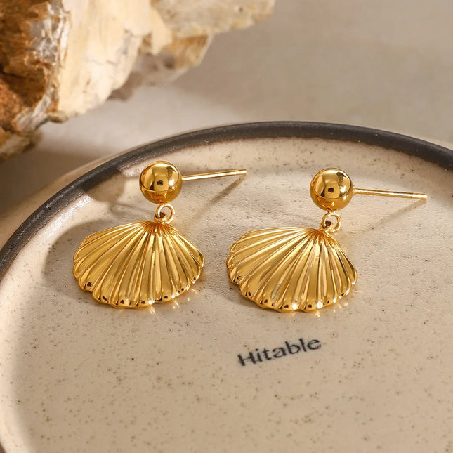 European and American cross-border gold-plated shell stud earrings, high-end fashion, niche, simple steel bead earrings, stainless steel metal earrings