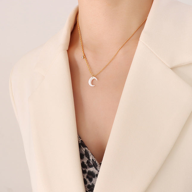 Leda Necklace
