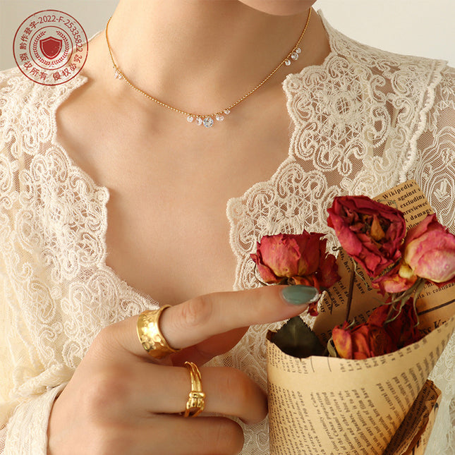 Lura Necklace