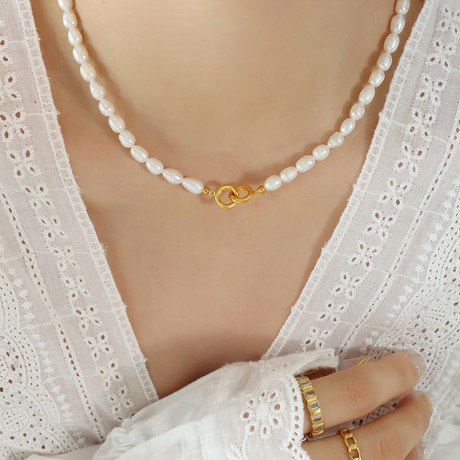 French non-fading niche light luxury double-ring buckle freshwater pearl versatile titanium steel gold-plated necklace non-fading jewelry women