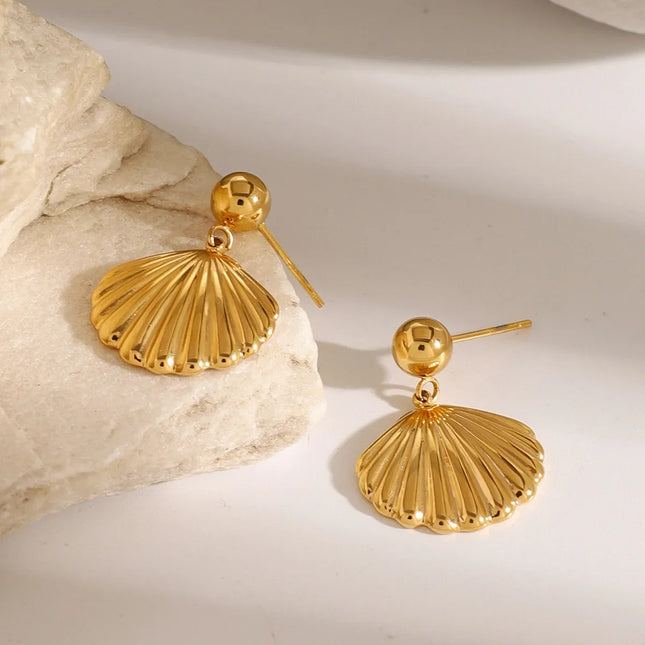 European and American cross-border gold-plated shell stud earrings, high-end fashion, niche, simple steel bead earrings, stainless steel metal earrings