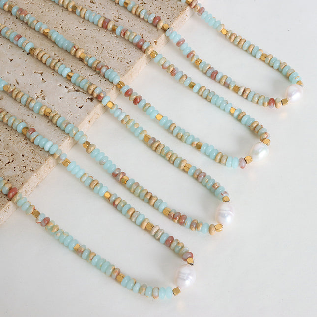 Cross-border new creative niche retro palace style gorgeous fashion hand-beaded clavicle chain pearl light luxury necklace