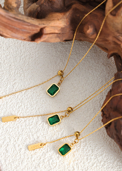 Retro Hong Kong style palace emerald zircon tassel English letter simple necklace clavicle chain temperament girl jewelry