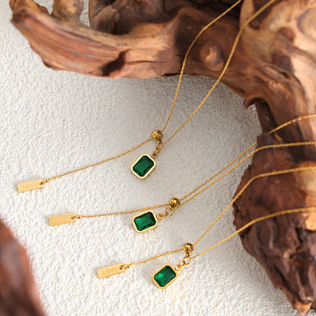 Retro Hong Kong style palace emerald zircon tassel English letter simple necklace clavicle chain temperament girl jewelry