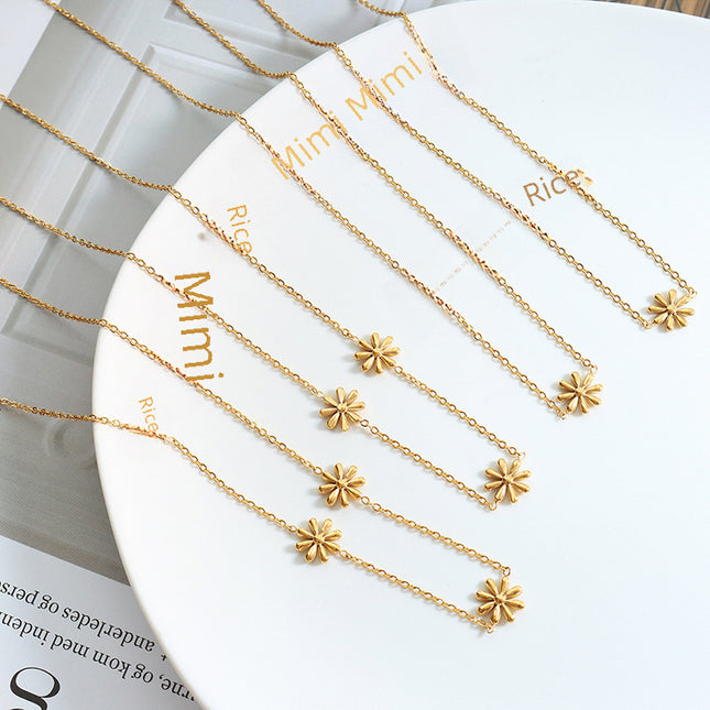 Fairy temperament, floral fresh design, daisy titanium steel gold-plated necklace does not fade, the same jewelry of Internet celebrity bloggers