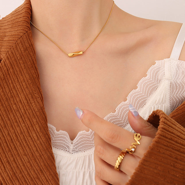 Dewden Necklace
