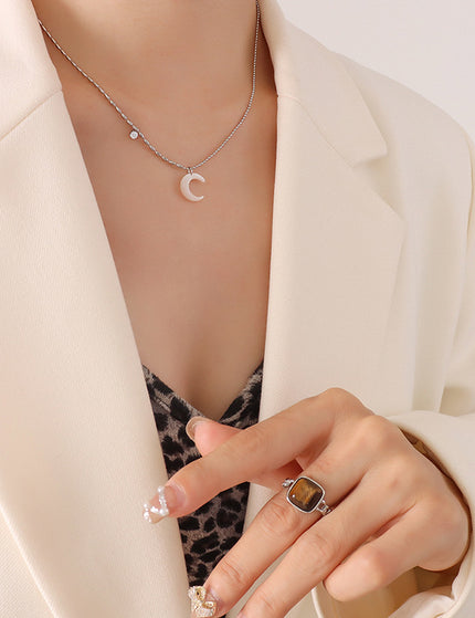Leda Necklace