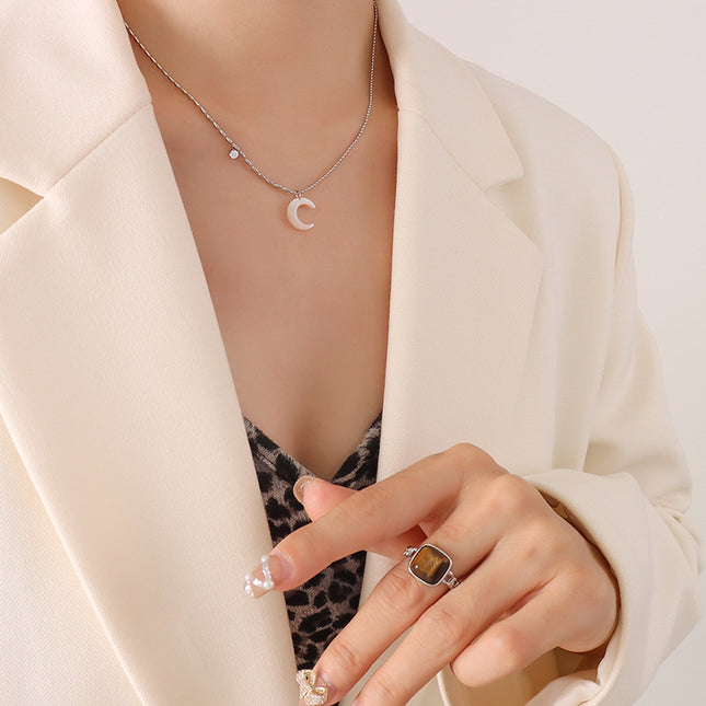 Leda Necklace