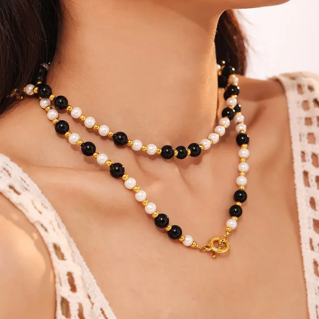 Cross-border light luxury style: black agate, white shell, beaded necklace, clavicle chain, fashionable and versatile temperament, titanium steel OT buckle necklace