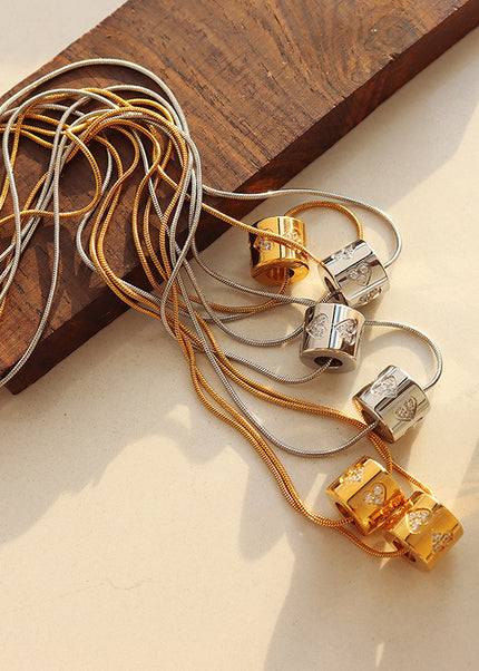 Vina Necklace