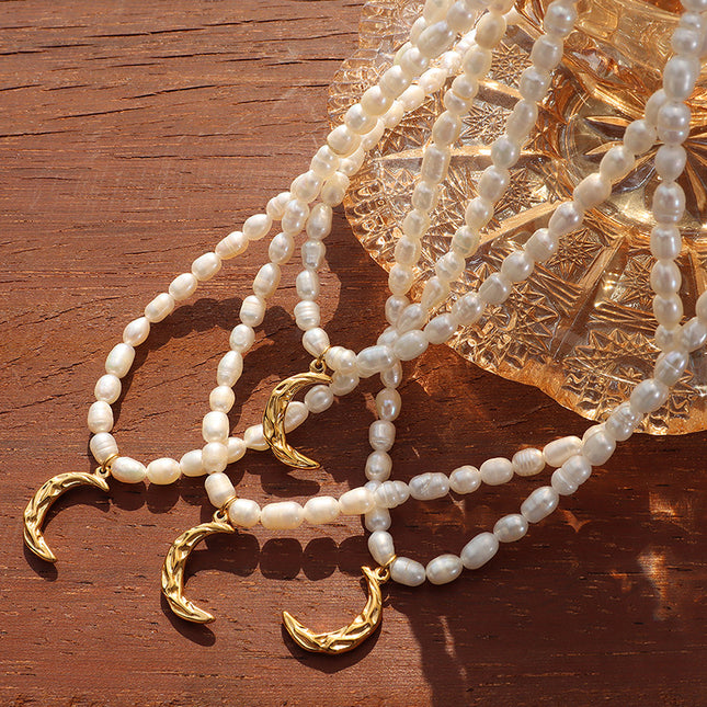 French Fashionable Natural Freshwater Pearl Clavicle Chain Titanium Steel Gold Plated Moon Pendant Necklace Personality Versatile Accessories