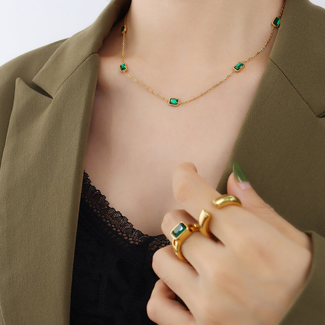Amado Necklace