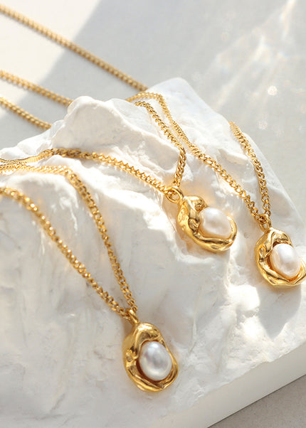 European and American titanium steel gold-plated fashion Cuban chain niche design natural freshwater pearl inlaid special-shaped pendant necklace