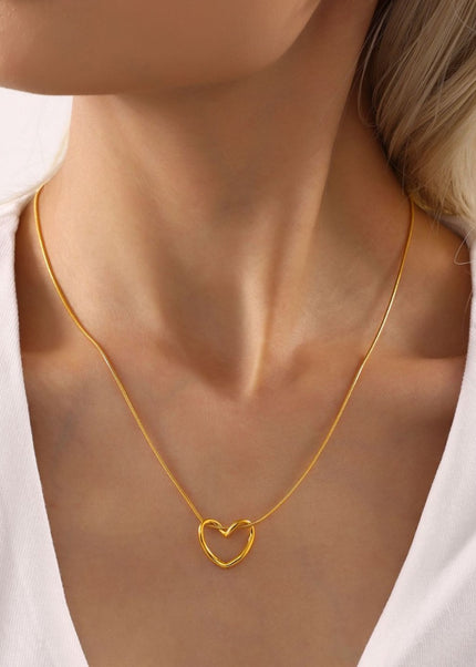 Mystery ins style niche love clavicle necklace temperament commuter accessories necklace electroplating 18K real gold titanium steel jewelry