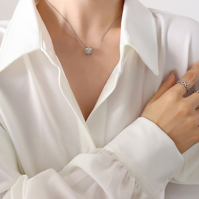 Vina Necklace