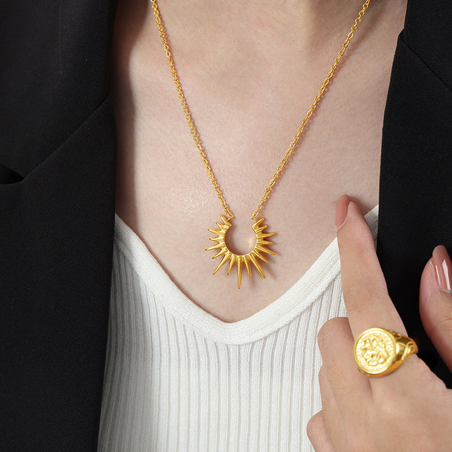 Personality, niche cold wind, unique geometric radiant pendant, fashionable, simple, versatile, titanium steel gold-plated necklace
