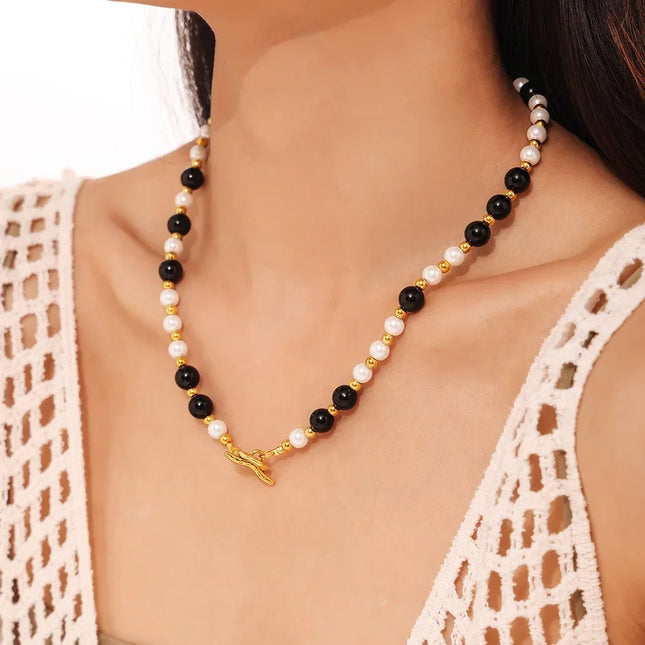 Cross-border light luxury style: black agate, white shell, beaded necklace, clavicle chain, fashionable and versatile temperament, titanium steel OT buckle necklace