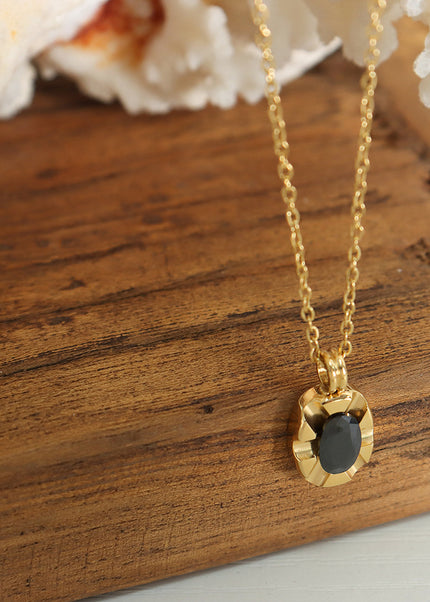 Light luxury, cold style, temperament, fashion necklace, dark black zircon pendant, geometric clavicle chain, electroplated 18K gold