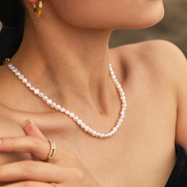 Mystery French temperament freshwater pearl necklace light luxury gentle handmade beaded texture clavicle chain women's jewelry wholesale
