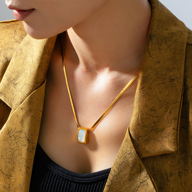 Saddle Necklace