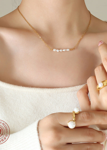 Korean version of simple and fashionable temperament freshwater pearl necklace women's ins cold wind light luxury titanium steel plated 18k gold clavicle chain