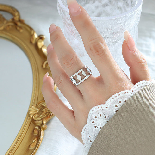 Huggies Ring