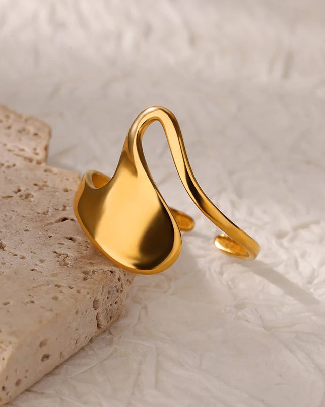 Hayhay Ring