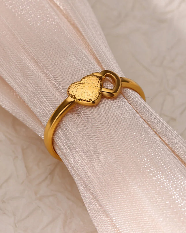 Thea Ring
