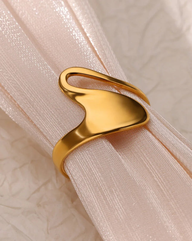 Hayhay Ring
