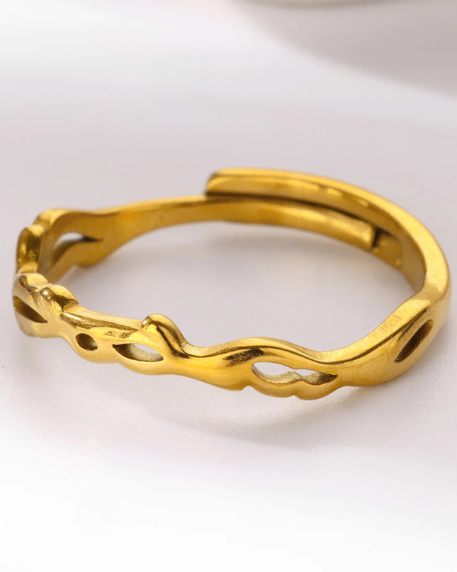 Henriette Ring