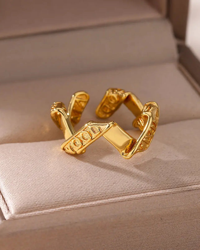 Nadine Ring