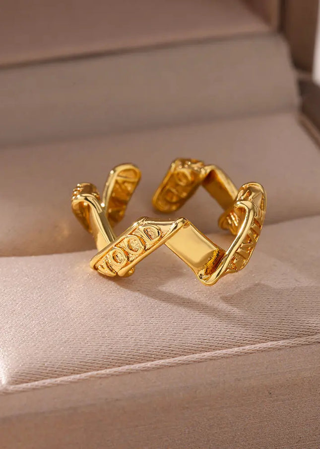 Nadine Ring