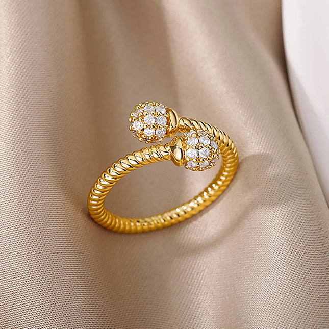 Mia Ring