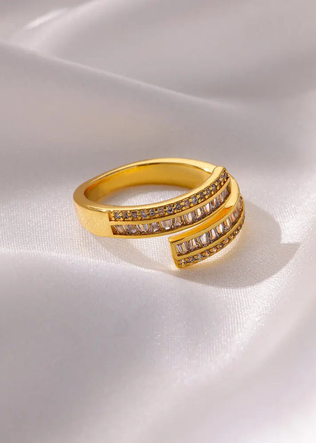 Adela Ring