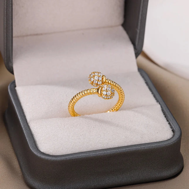 Mia Ring