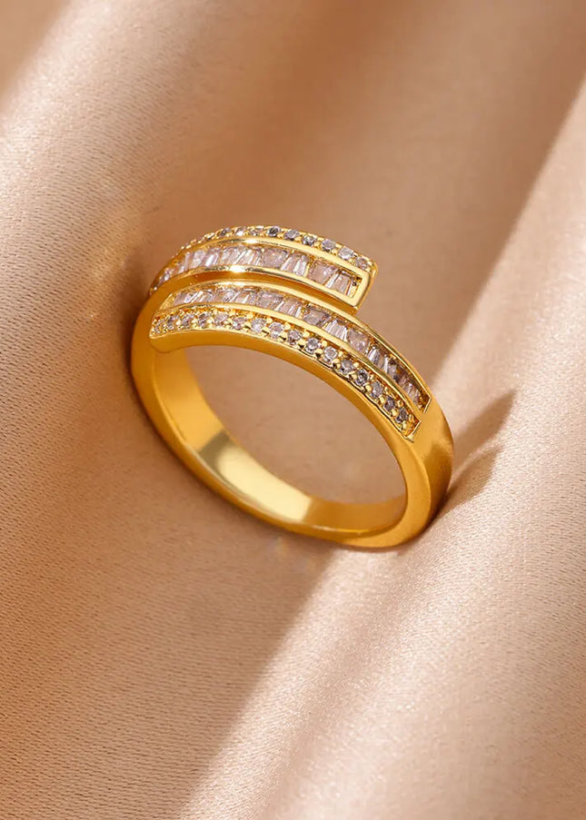 Adela Ring