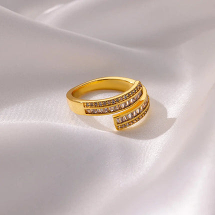 Adela Ring
