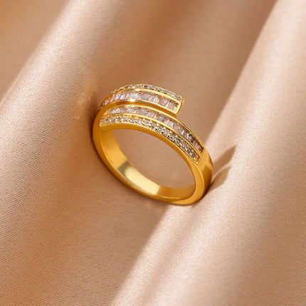 Adela Ring