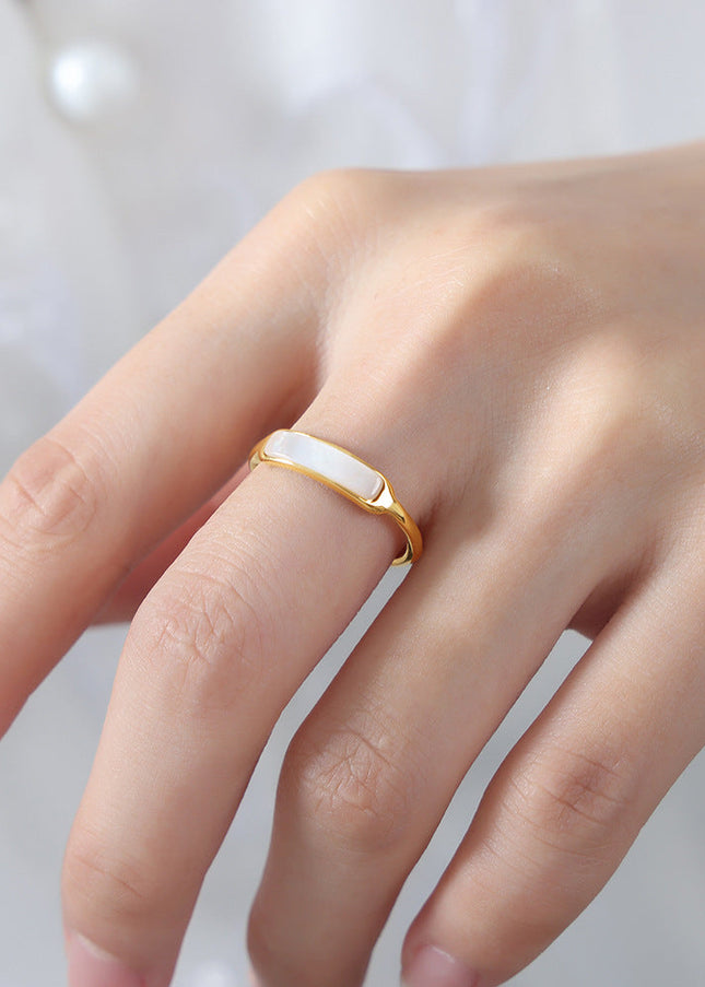Averse Ring