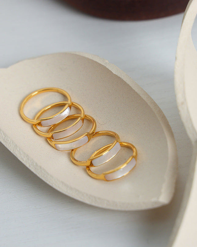 Averse Ring