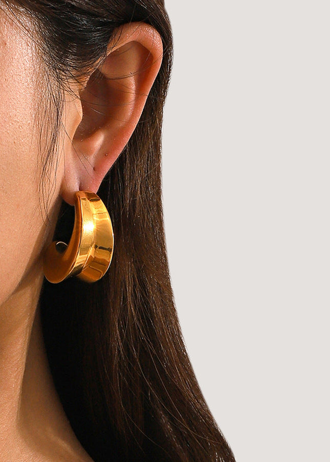 Jieding European and American titanium steel stud earrings do not fade earrings, light luxury, high-end ear jewelry, stainless steel cross-border earrings