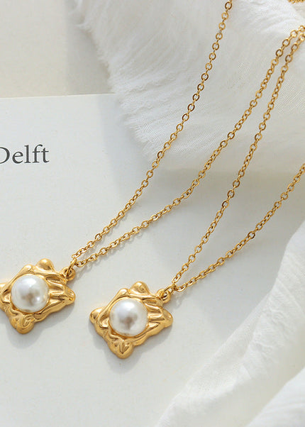 Personality design, niche accessories wholesale French ins style fashion temperament, imitation pearl square brand pendant necklace women