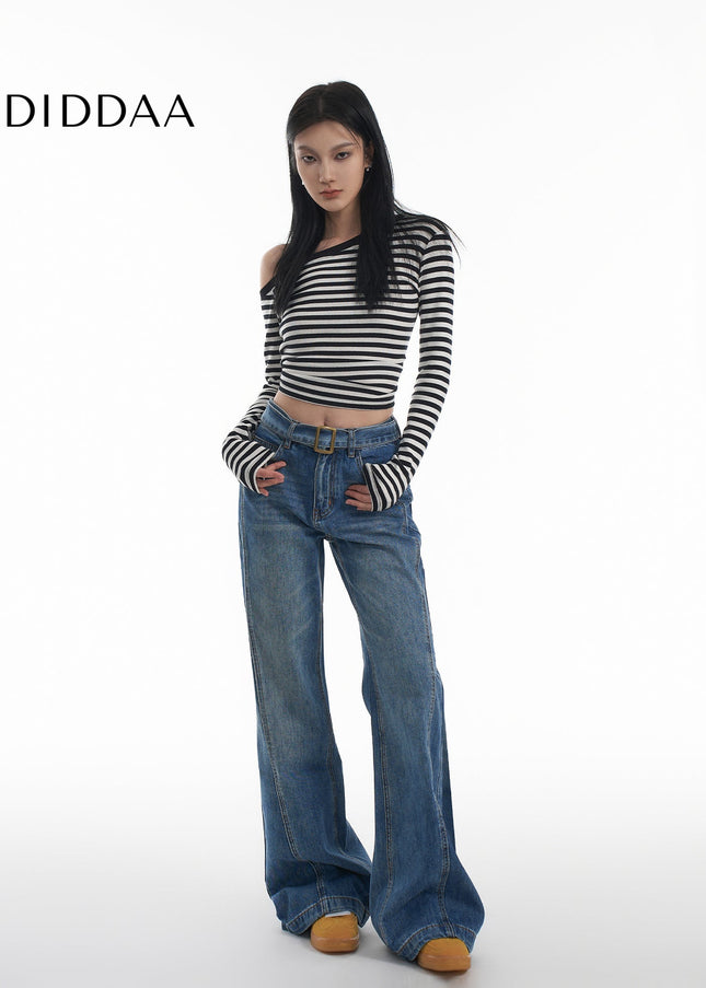 Blue Slimming Flared Jeans with Retro Horseshoe Design - Women’s Jeans