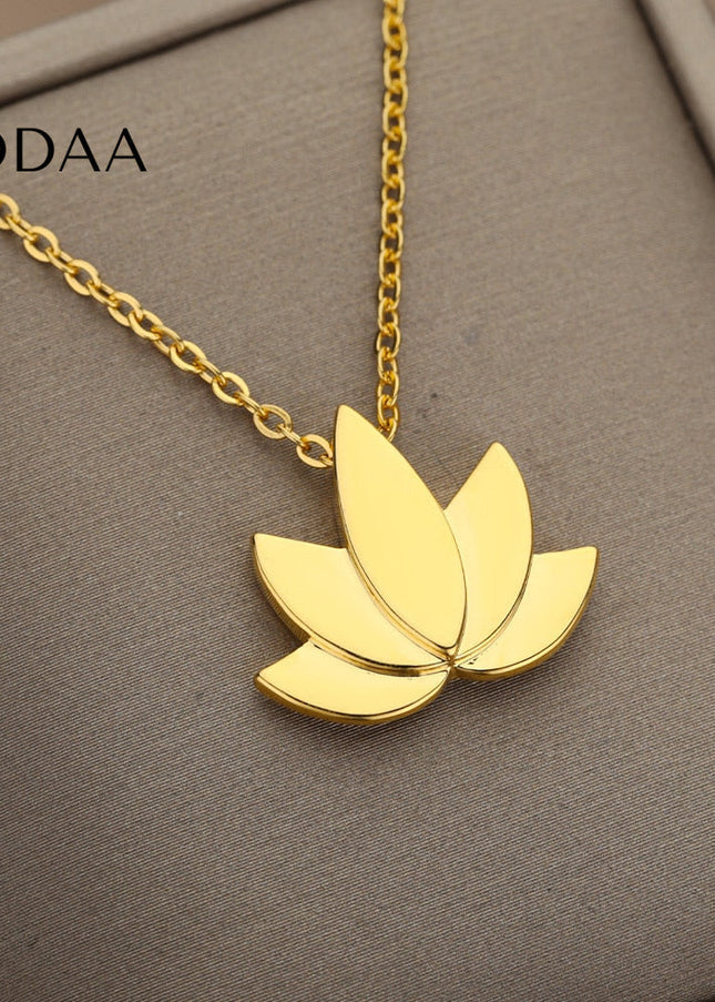 Bonne Pendant Necklace | Gold Silver Leaf Women’s Chain - Necklaces