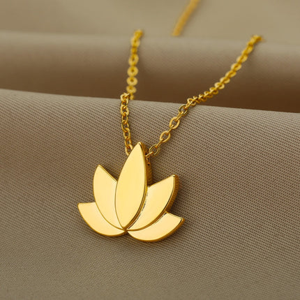 Bonne Pendant Necklace | Gold Silver Leaf Women’s Chain - Gold - Necklaces