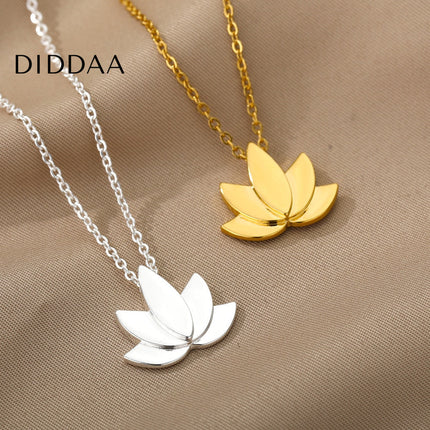 Bonne Pendant Necklace | Gold Silver Leaf Women’s Chain - Silver - Necklaces