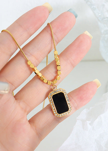 French retro does not fade, temperament light luxury, black square brand diamond pendant, fashionable and delicate geometric small square necklace